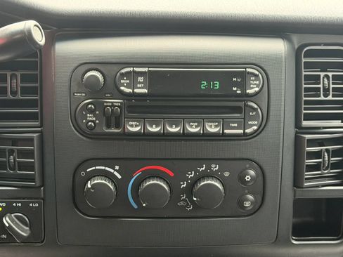 Used 2004 Dodge Dakota SLT w/ PWR Convenience Group AWD/4WD image 18