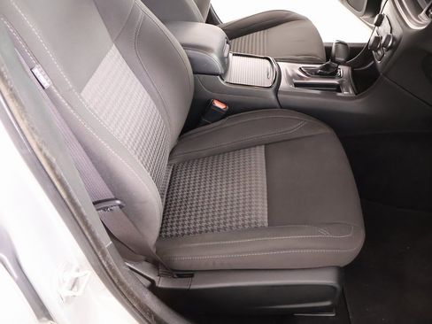 Used 2019 Dodge Charger SXT image 13