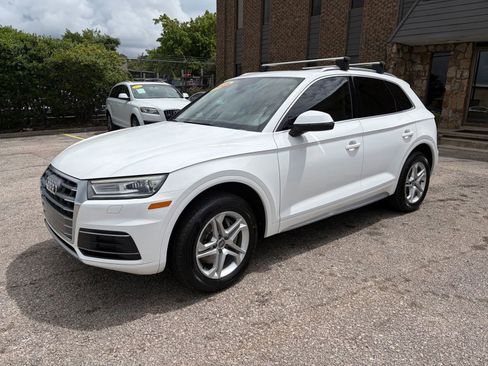 Used 2019 Audi Q5 2.0T Premium w/ Convenience Package AWD/4WD image 1