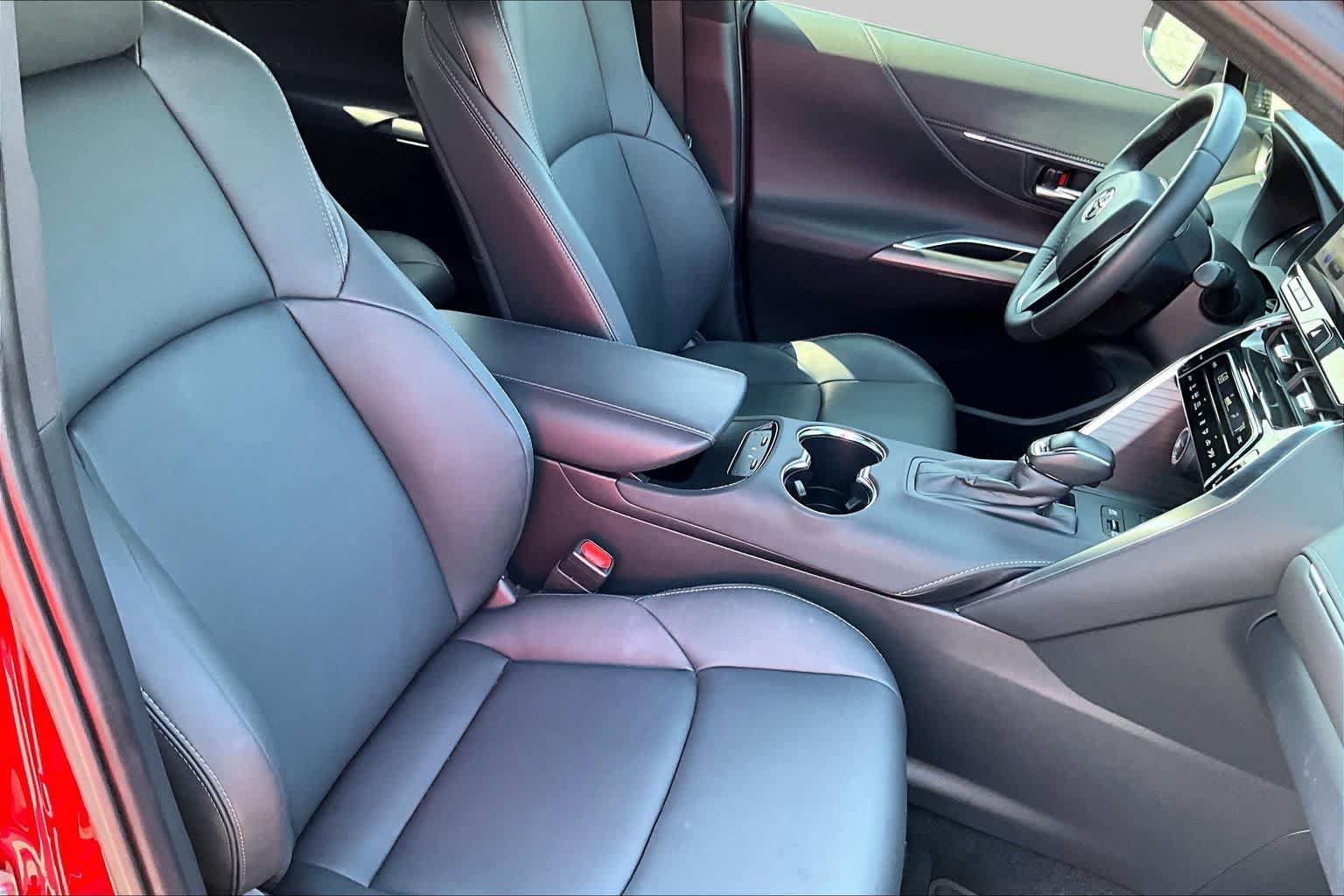 Used 2024 Toyota Venza Nightshade AWD/4WD image 9
