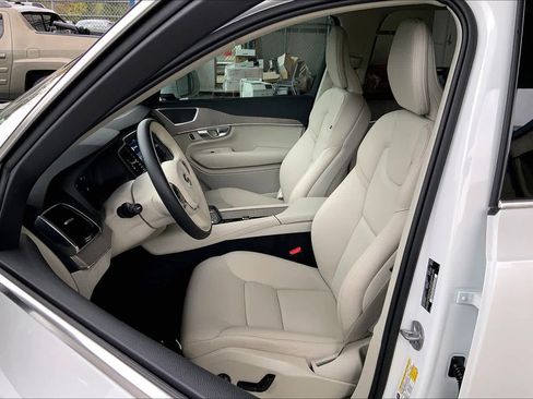 Used 2024 Volvo XC90 B6 Plus w/ Protection Package Premier image 7