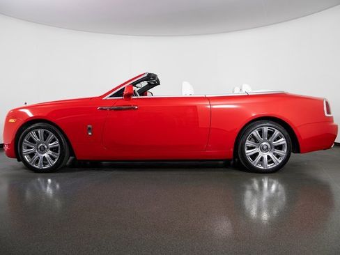 Used 2017 Rolls-Royce Dawn image 5