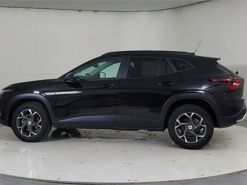 Used 2024 Chevrolet Trax LT image 4