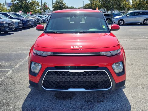 Used 2022 Kia Soul LX w/ Technology Package FWD image 2