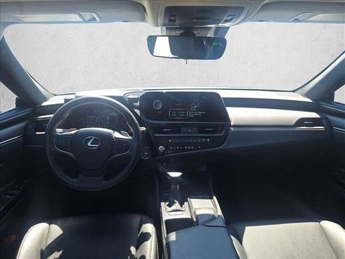 Used 2022 Lexus ES 300h w/ Premium Package FWD image 16