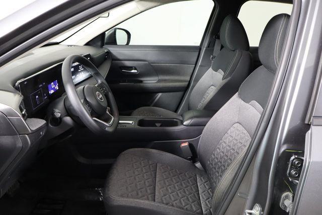 Used 2025 Nissan Kicks SV FWD image 13
