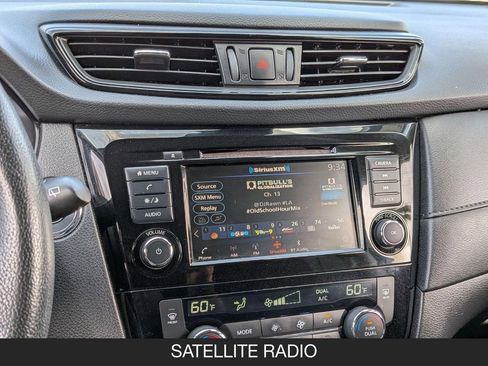 Certified 2020 Nissan Rogue SV FWD image 25