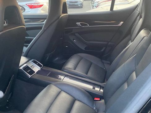 Used 2014 Porsche Panamera 4 w/ Premium Package image 16