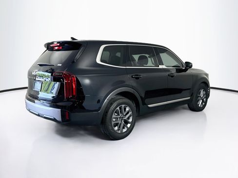 Used 2025 Kia Telluride LX FWD image 9