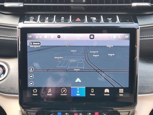 Certified 2023 Jeep Grand Cherokee Limited w/ Luxury Tech Group II image 16