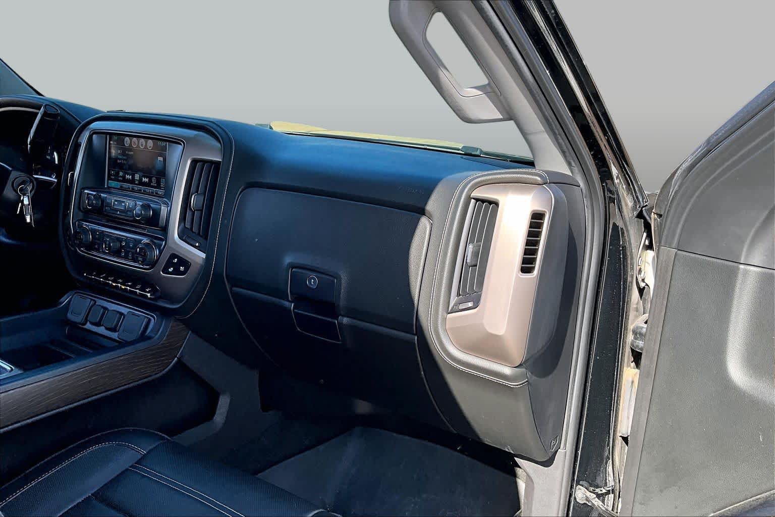Used 2018 GMC Sierra 1500 Denali w/ Denali Ultimate Package AWD/4WD image 17