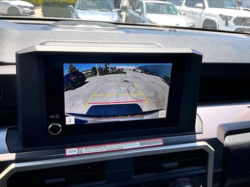 Certified 2025 Toyota Tacoma SR5 w/ SR5 Upgrade Package AWD/4WD image 15