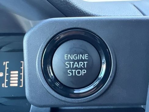 Used 2025 Toyota Tacoma SR5 image 34