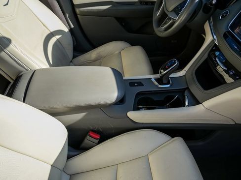 Used 2017 Cadillac XT5 Luxury w/ Driver Awareness Package FWD image 19