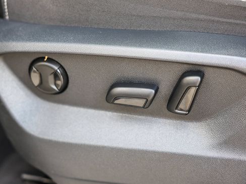 Used 2024 Volkswagen Atlas SE FWD image 13