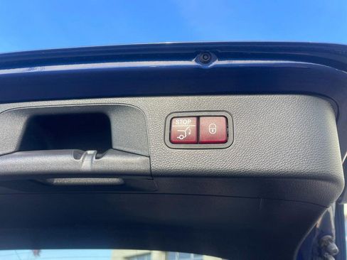 Used 2018 Mercedes-Benz GLC 300 4MATIC image 19