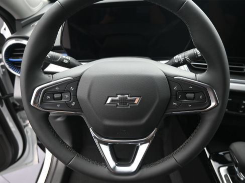 New 2026 Chevrolet Trax LT w/ Driver Confidence Package FWD image 11