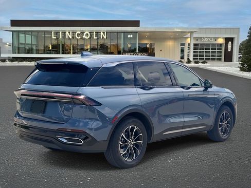 Certified 2025 Lincoln Nautilus Premier AWD/4WD image 4