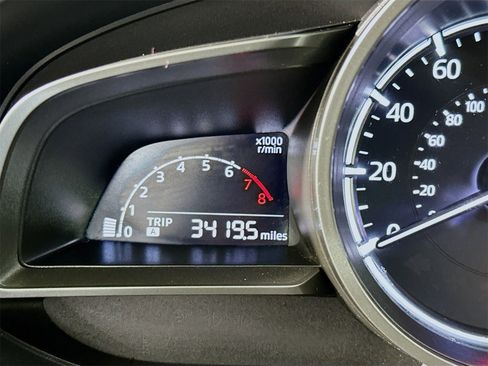 Used 2018 MAZDA MAZDA3 Sport image 12