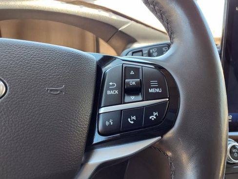 Used 2022 Ford Explorer Platinum w/ Equipment Group 601A AWD/4WD image 28