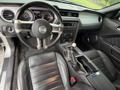 Used 2013 Ford Mustang Premium RWD image 28