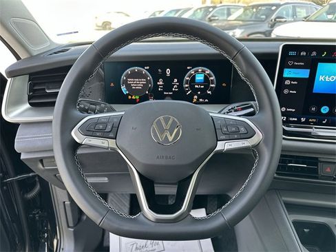 New 2026 Volkswagen Tiguan SE image 17