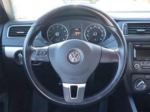 Used 2013 Volkswagen Jetta SE image 18