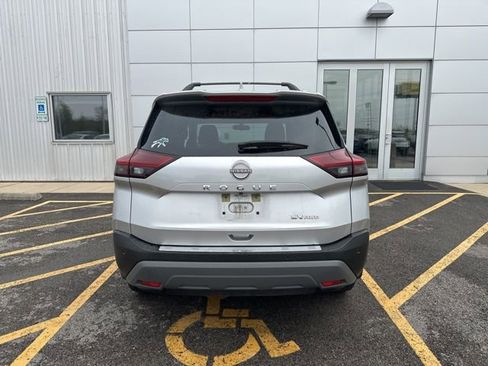 Used 2023 Nissan Rogue SV w/ SV Premium B Package image 3