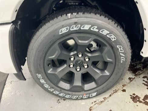 New 2026 RAM 1500 Big Horn AWD/4WD image 25
