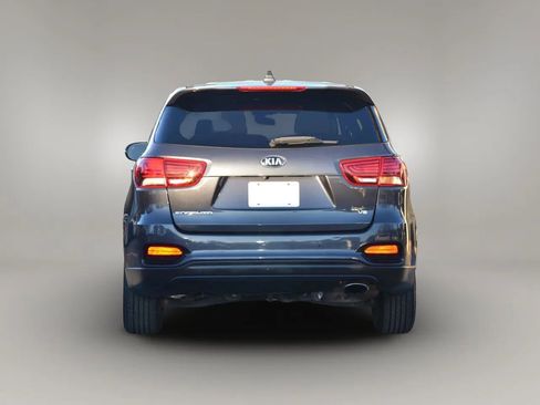 Used 2019 Kia Sorento LX w/ LX V6 Convenience Package image 12