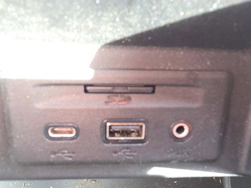 Used 2019 GMC Sierra 1500 SLT image 40