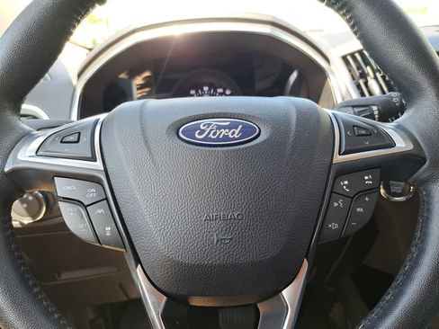 Used 2020 Ford Edge Titanium w/ Equipment Group 301A AWD/4WD image 10