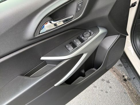 New 2026 Chevrolet Trax RS w/ Sunroof Package image 11