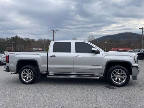 Used 2018 GMC Sierra 1500 SLT w/ SLT Premium Package image 8