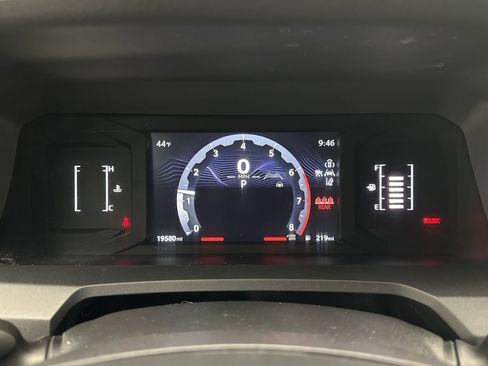 Used 2024 Toyota Tacoma SR5 AWD/4WD image 9