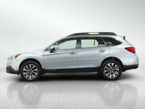 Used 2016 Subaru Outback 3.6R Limited AWD/4WD image 2
