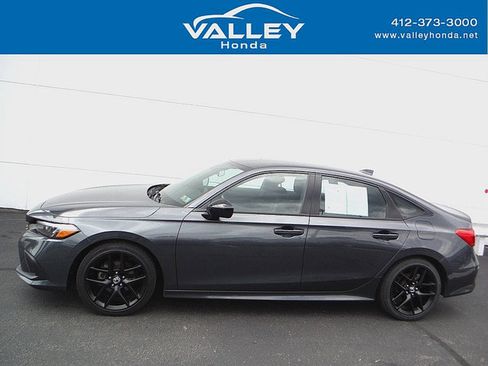 Used 2022 Honda Civic Sport image 2