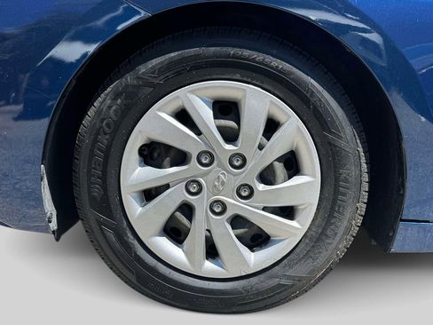 Used 2020 Hyundai Elantra SE FWD image 7