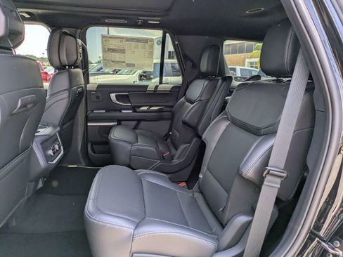 New 2026 Ford Expedition Platinum w/ Stealth Performance Package AWD/4WD image 8