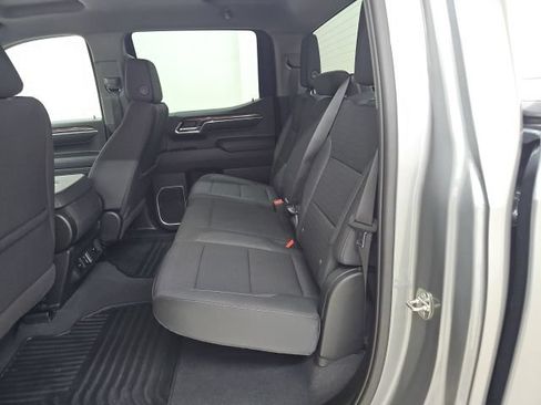 Used 2023 Chevrolet Silverado 1500 LT AWD/4WD image 3