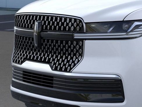 New 2026 Lincoln Navigator Reserve AWD/4WD image 19