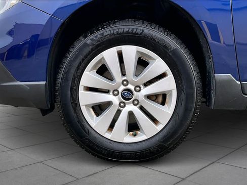 Used 2017 Subaru Outback 2.5i Premium image 10