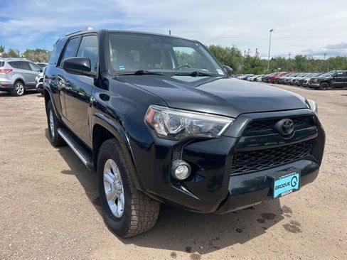 Used 2017 Toyota 4Runner SR5 AWD/4WD image 7