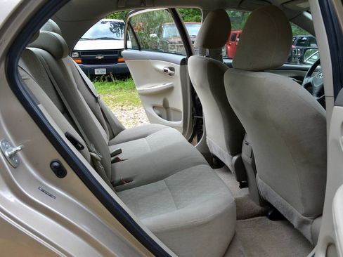 Used 2009 Toyota Corolla LE FWD image 8