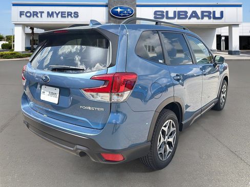 Used 2020 Subaru Forester Premium image 3