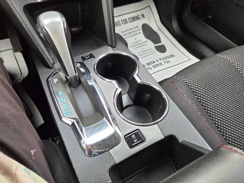 Used 2014 Chevrolet Equinox LT w/ Driver Convenience Package image 9