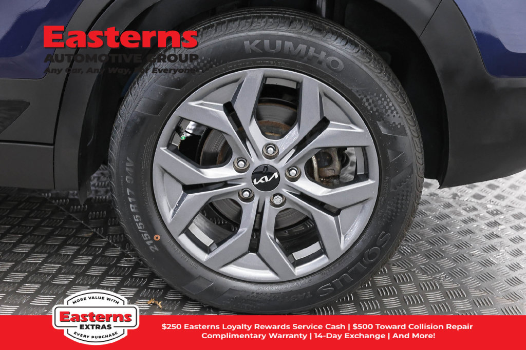 Used 2024 Kia Seltos S AWD/4WD image 35