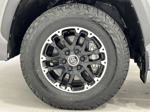 Used 2022 Toyota Tundra SR5 w/ TRD Off-Road Package image 10