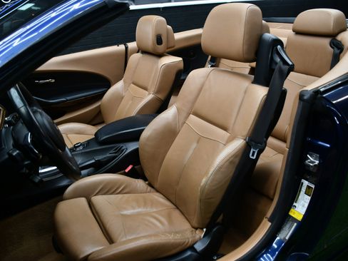 Used 2010 BMW 650i Convertible image 17