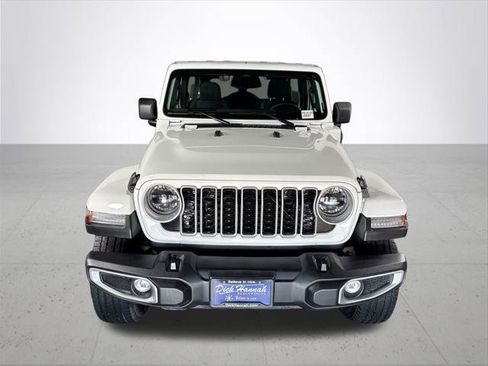 Certified 2025 Jeep Wrangler Unlimited Sahara AWD/4WD image 3